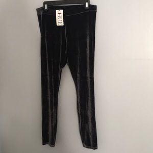NBW w tags black velvet leggings